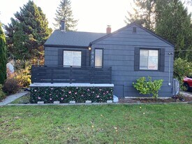 843 SW 116th St in Seattle, WA - Building Photo