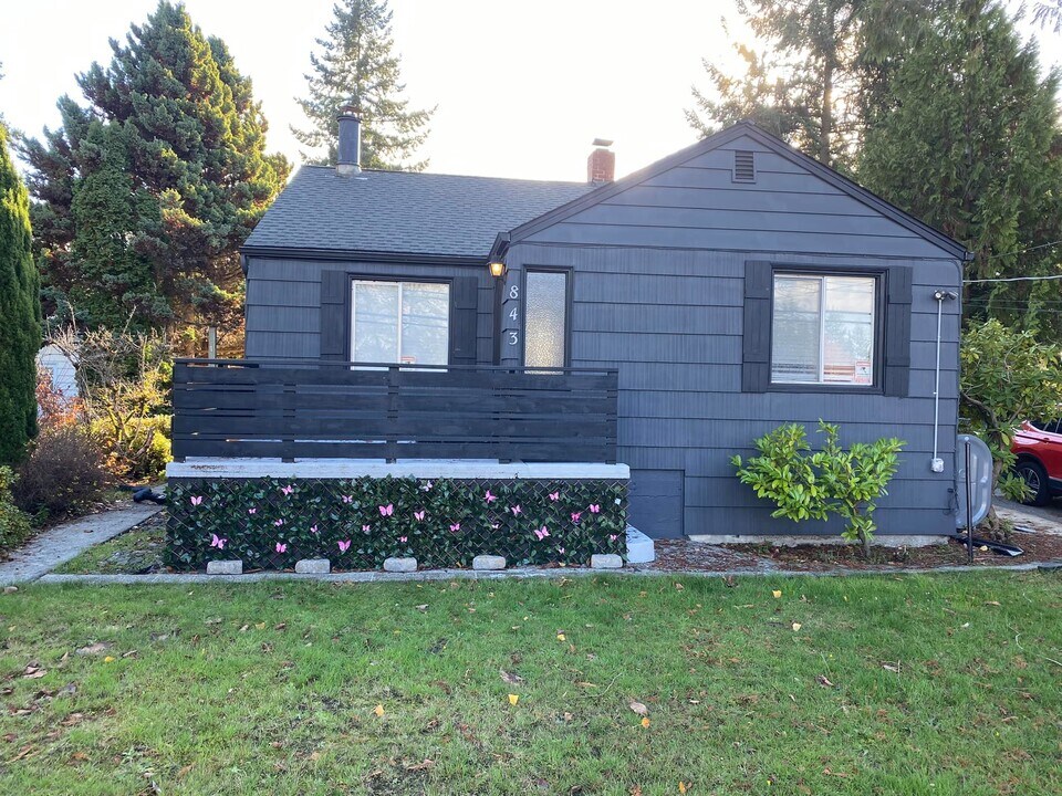 843 SW 116th St in Seattle, WA - Building Photo