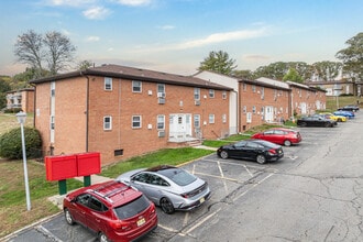 Eagle Rock & Hensyn Village in Budd Lake, NJ - Foto de edificio - Building Photo