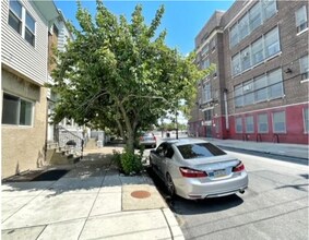 413 W Porter St in Philadelphia, PA - Building Photo - Building Photo