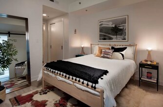 241 E 61st St, Unit 3B in New York, NY - Building Photo - Building Photo