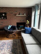 108 Beachmont Ave in Cranston, RI - Foto de edificio - Building Photo