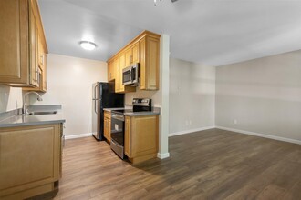 Gum Tree Apartments in San Jose, CA - Building Photo - Building Photo