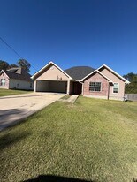 550 Dewey Rd in Lake Charles, LA - Building Photo