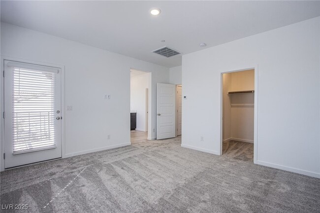 property at 2527 Venetia Pointe St