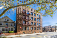 8705 89th Ave in Woodhaven, NY - Foto de edificio - Building Photo