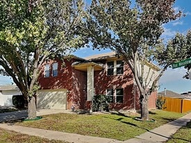 8745 Fox Meadow Way in Fort Worth, TX - Building Photo