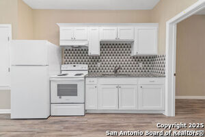 931 W Rosewood Ave in San Antonio, TX - Building Photo - Building Photo