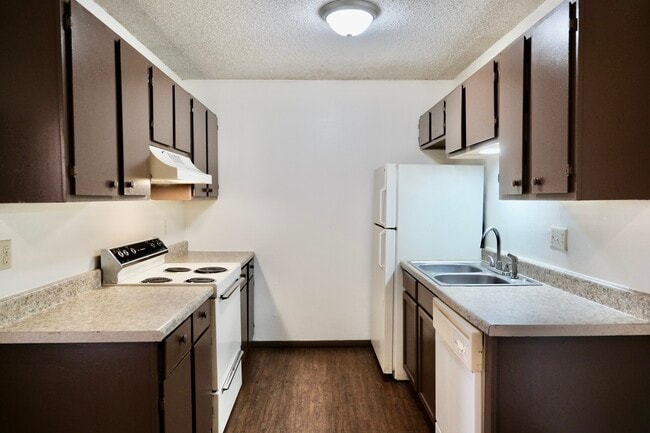 Fox Valley in Lawton, OK - Building Photo - Building Photo