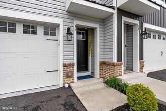 36 Autumn Park Dr in Medford, NJ - Foto de edificio - Building Photo
