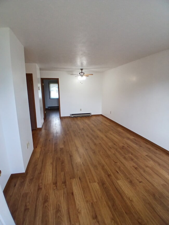 1323 Spring Village Dr, Unit 4 in Ontario, OH - Building Photo - Building Photo