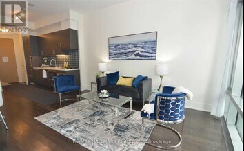 39 Queens Quay E in Toronto, ON - Building Photo - Building Photo