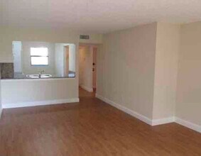 880 NE 207th Terrace in Miami, FL - Building Photo - Building Photo