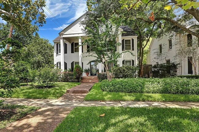 2348 McClendon St in Houston, TX - Building Photo - Building Photo