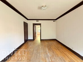 2510 N Kedzie Blvd, Unit 2520-2N in Chicago, IL - Building Photo - Building Photo