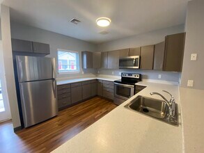 27 E Ridge Dr in Milford, NH - Building Photo - Building Photo