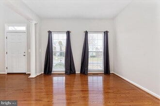 18688 Potomac Station Dr in Leesburg, VA - Building Photo - Building Photo