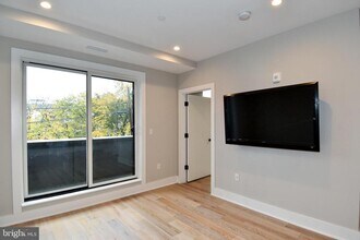 1016 17th Pl NE in Washington, DC - Building Photo - Building Photo