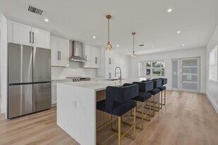 461 SW 1st St in Boca Raton, FL - Building Photo