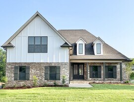 2736 Jasmine St in Lebanon, TN - Building Photo