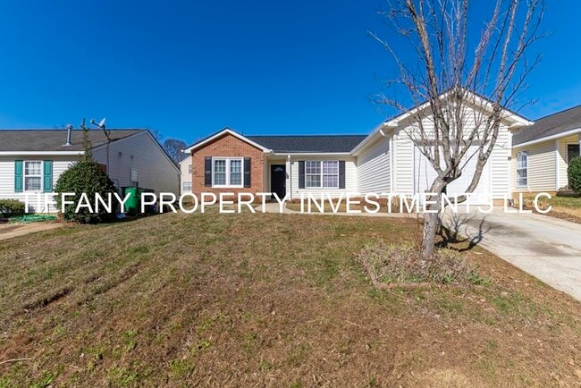 2736 Fairstone Ave in Charlotte, NC - Building Photo - Building Photo