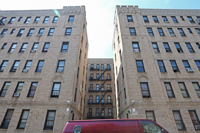 208-218 W 151st St in New York, NY - Building Photo - Building Photo