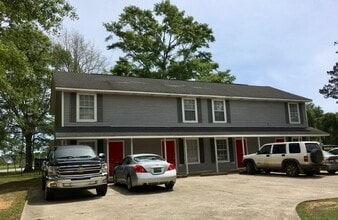 1394 Jack Springs Rd, Unit # 3 in Atmore, AL - Foto de edificio - Building Photo