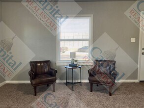 608 W Rickenbacker Dr in Midwest City, OK - Building Photo - Building Photo