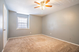 2101 49th St in Lubbock, TX - Building Photo - Building Photo