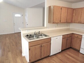 4705 Silverdene St in Raleigh, NC - Building Photo - Building Photo