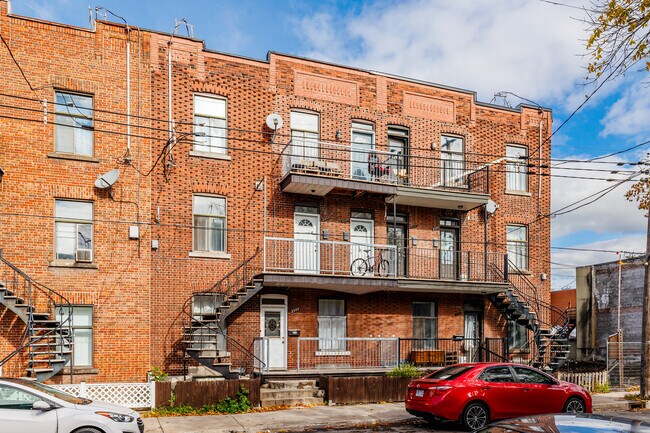 2297 De Villiers Rue