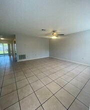 10337 Usher St in Spring Hill, FL - Building Photo - Building Photo