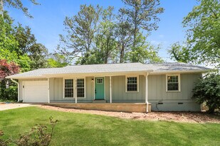 3293 Chisholm Trail SW in Marietta, GA - Building Photo