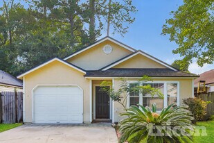 1854 MacKenzie Ct N, Unit 0422 in Middleburg, FL - Building Photo