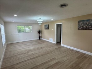 1830 NW 61st Ave in Sunrise, FL - Building Photo - Building Photo