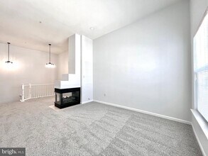 11405 Windleaf Ct in Reston, VA - Building Photo - Building Photo