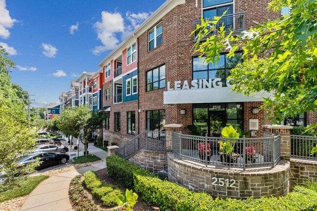 Elizabeth Station in Charlotte, NC - Foto de edificio - Building Photo