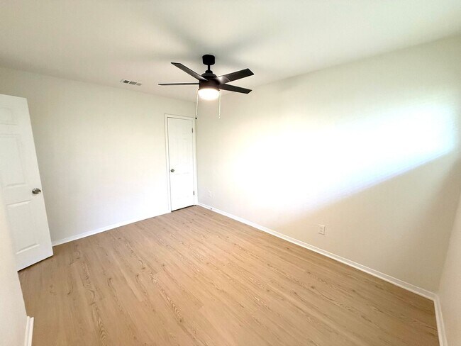 1401 Arvel Cir in Azle, TX - Building Photo - Building Photo