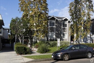 3619 Clarington Ave in Los Angeles, CA - Foto de edificio - Building Photo