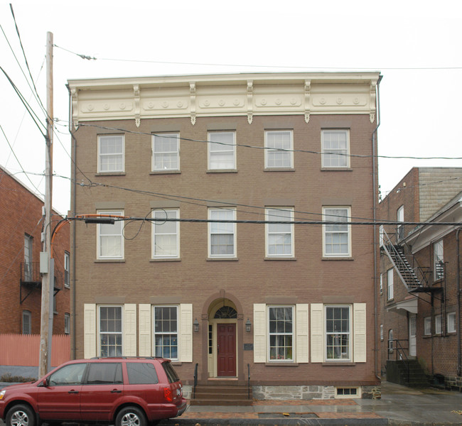 32 N Ferry St in Schenectady, NY - Building Photo - Building Photo