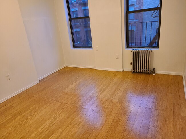 37 Orchard St in New York, NY - Building Photo - Building Photo