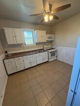 1657 S 11th St, Unit B in Milwaukee, WI - Foto de edificio - Building Photo