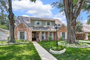 12506 Kingsride Ln in Houston, TX - Building Photo