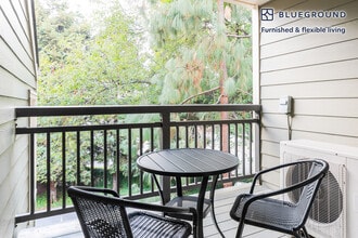 141 Saratoga Ave in Santa Clara, CA - Foto de edificio - Building Photo