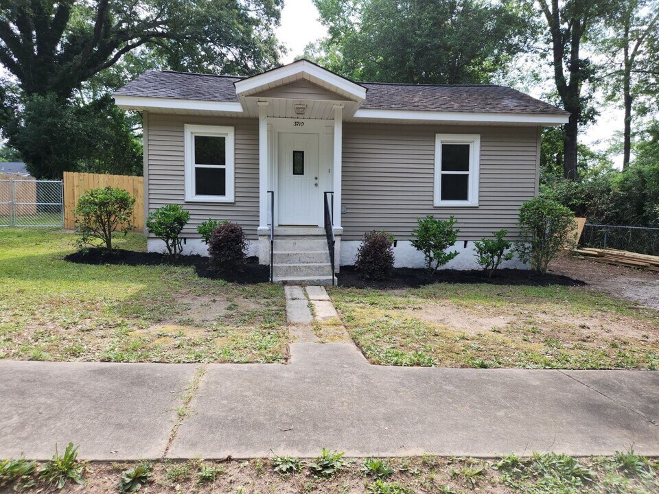 3710 Margrave Rd in Columbia, SC - Building Photo