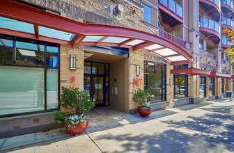 5650 NW 24th AVE #414, Unit 414 in Seattle, WA - Foto de edificio - Building Photo