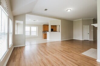 2011 Pinecreek Pass Ln in Katy, TX - Building Photo - Building Photo