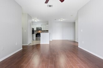 5507 Legacy Crescent Pl in Riverview, FL - Foto de edificio - Building Photo