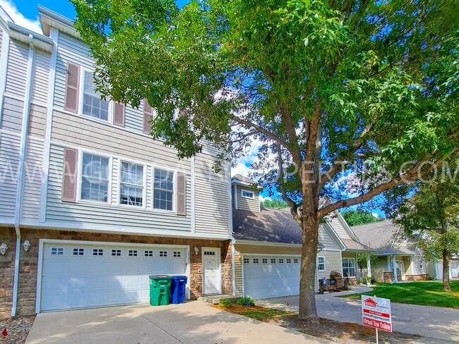 property at 15215 Townsend Ave