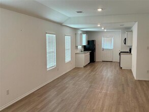 1211 Blue Hazel Ct in Pinehurst, TX - Building Photo - Building Photo